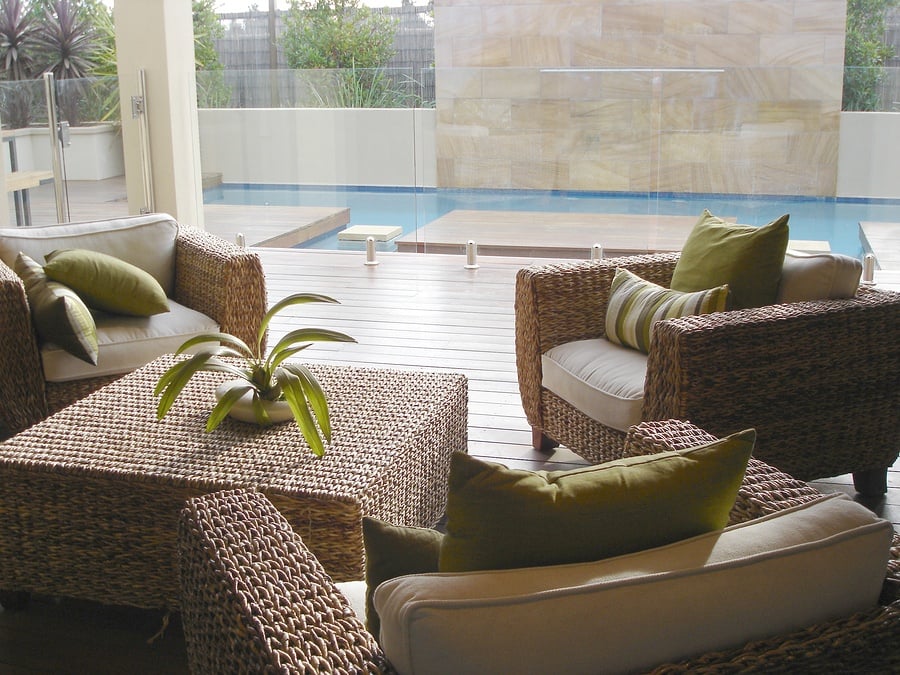 Preserve Your Outdoor Furniture With These Tips